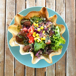 Nos délicieuses suggestions de Salades Cosy 👉 
COSYTACOS.FR  pour ne plus perdre de temps à ta pause déjeuner✨

#fastfood #streetfood #bordeaux #cosy  #tacos #food #salade #wrap #bordeauxmaville #miam #végétarien #vegan #healthyfood #falafel